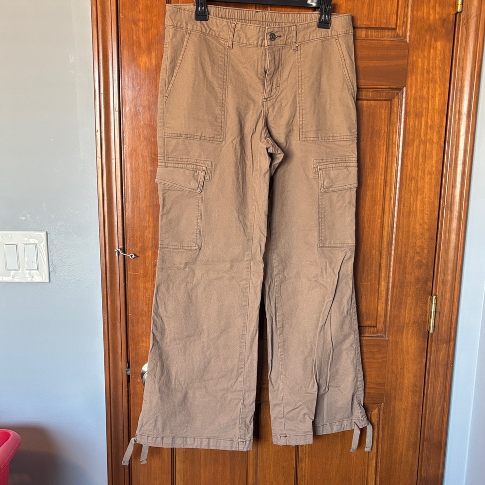 Wild Fable Tan Cargo Pants Size Medium